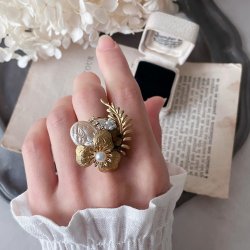画像1: 【malle la brocante】サージカルステンレス　淡水パールとパンジー×ヴィンテージカメオボタンのコラージュリング/金属アレルギー対応
