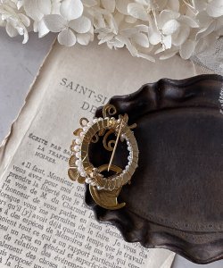 画像4: 【malle la brocante】真鍮メタルフラワーとホースシューのサークルブローチ