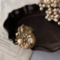 【malle la brocante】サージカルステンレス　天然石と真鍮の苺×ヴィンテージフラワーカボションのコラージュリング/金属アレルギー対応