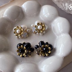 画像1: 【malle la brocante】天然石と真鍮フラワーのbijouピアス/痛みにくいイヤリング