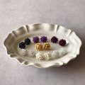 【malle la brocante】古いビーズと天然石のつぶつぶフラワーピアスOR真鍮痛みにくいイヤリング