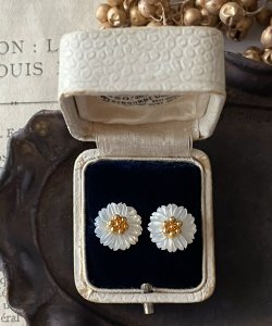 画像3: 【malle la brocante】マザーオブパールのデイジーピアスOR真鍮痛みにくいイヤリング