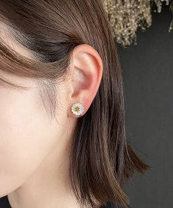 画像9: 【malle la brocante】マザーオブパールのデイジーピアスOR真鍮痛みにくいイヤリング