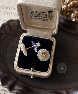 画像4: 【malle la brocante】マザーオブパールのデイジーピアスOR真鍮痛みにくいイヤリング