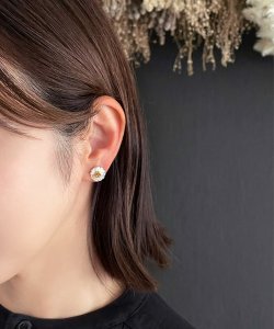 画像5: 【malle la brocante】マザーオブパールのデイジーピアスOR真鍮痛みにくいイヤリング