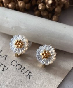 画像6: 【malle la brocante】マザーオブパールのデイジーピアスOR真鍮痛みにくいイヤリング