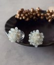 画像16: 【malle la brocante】古いビーズと天然石のつぶつぶフラワーピアスOR真鍮痛みにくいイヤリング